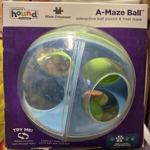 NIB Outward Hound A-Maze Ball